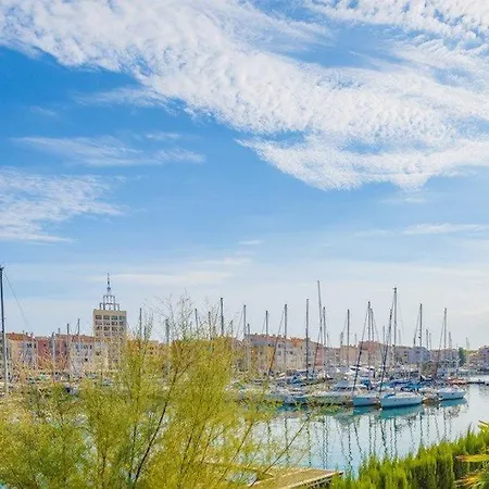 Appartamento 1 Bedroom Plus Cabin Apartment For 5 Agde