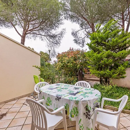1 Bedroom Plus Cabin Apartment For 5 * Agde