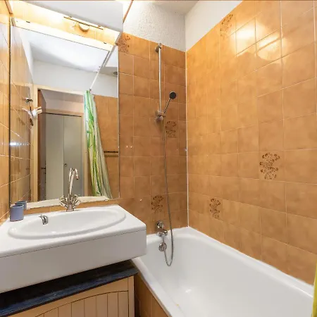 1 Bedroom Plus Cabin Apartment For 5 * Agde