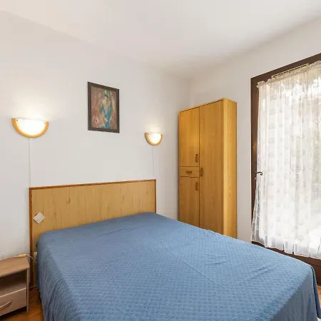 1 Bedroom Plus Cabin Apartment For 5 Agde